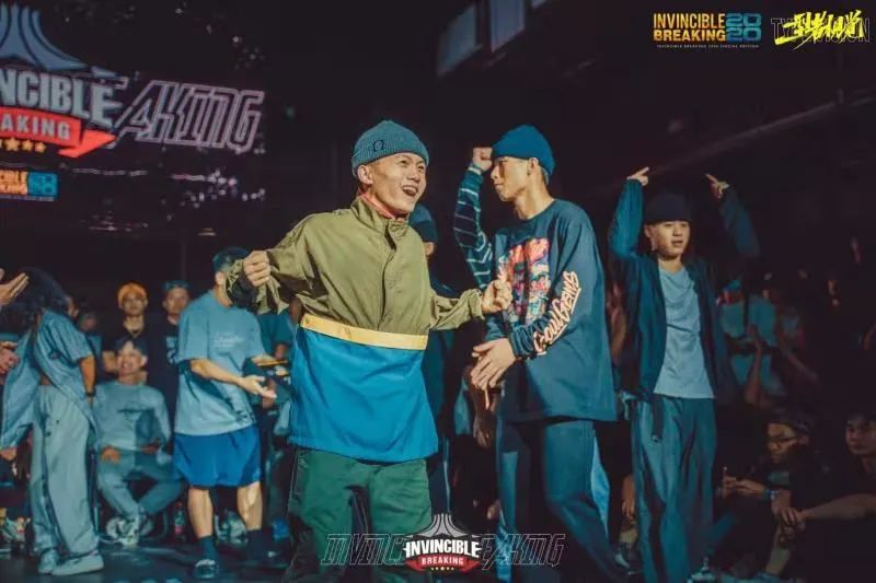 Bboy forest森林:年轻的时候不狂,这辈子都跳不出来了 | 第2张 | 嘻哈中国 Bboy forest森林:年轻的时候不狂,这辈子都跳不出来了 | 第2张