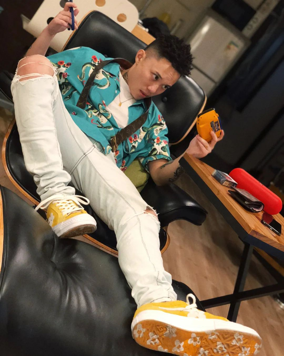 在CDC与CQC破冰之际，这位在新说唱大放异彩的成都街娃儿就约了GAI去重庆吃小面