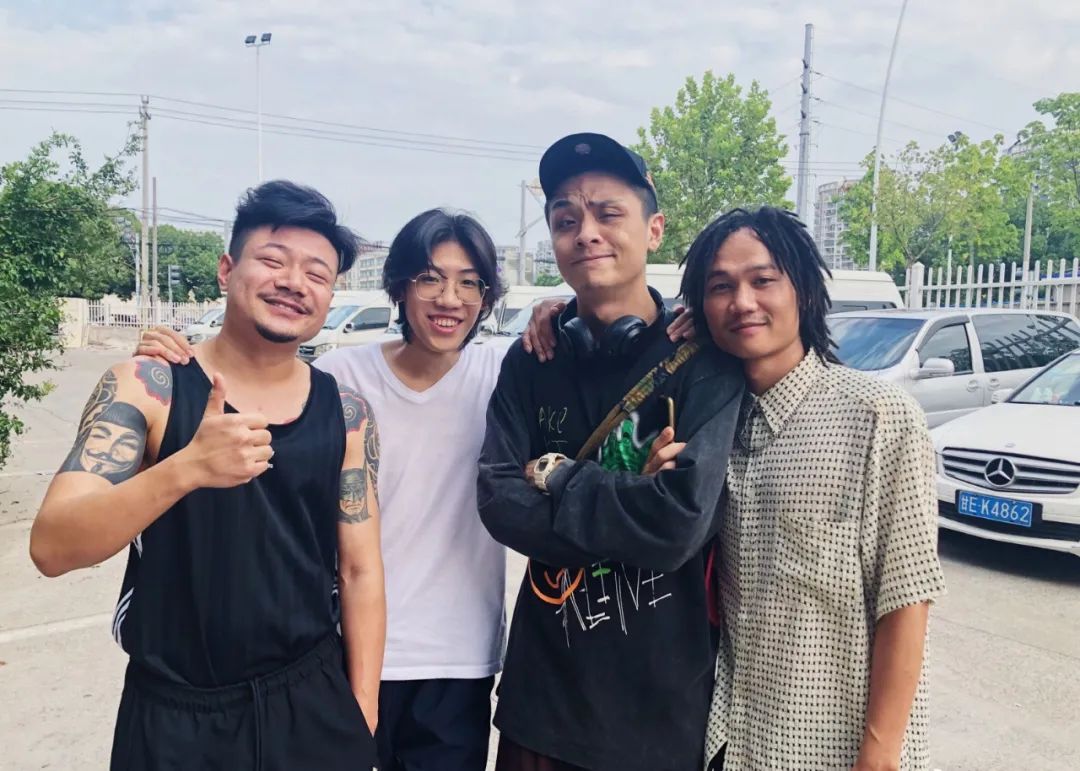 受李宇春肯定，获马思唯盛赞，他“吟游诗人”的标签是一场骗局吗？