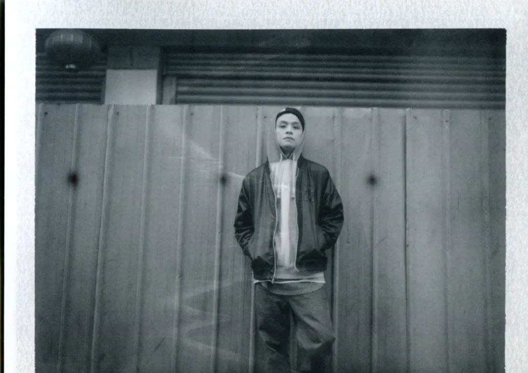 夏之禹 继被公司逼迫参加《说唱新世代》之后,现在他又被逼拍“R级电影”? | 第9张 | 嘻哈中国 夏之禹 继被公司逼迫参加《说唱新世代》之后,现在他又被逼拍“R级电影”? | 第9张