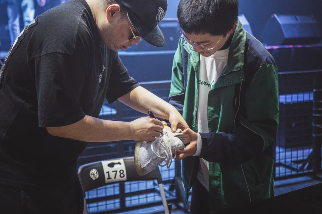 专访AR：《phone project.》背后是150多首demo