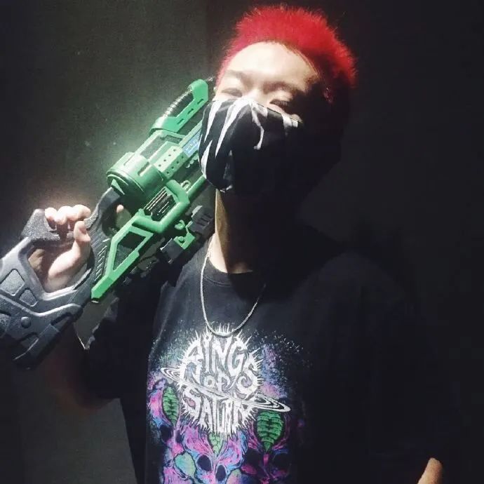 Buzzy退队、法老 龙崎出轨、福克斯取关队友，节目过后的活死人为什么一直在走下坡路？