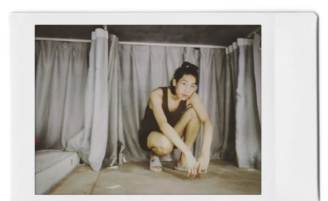 受李宇春肯定，获马思唯盛赞，他“吟游诗人”的标签是一场骗局吗？