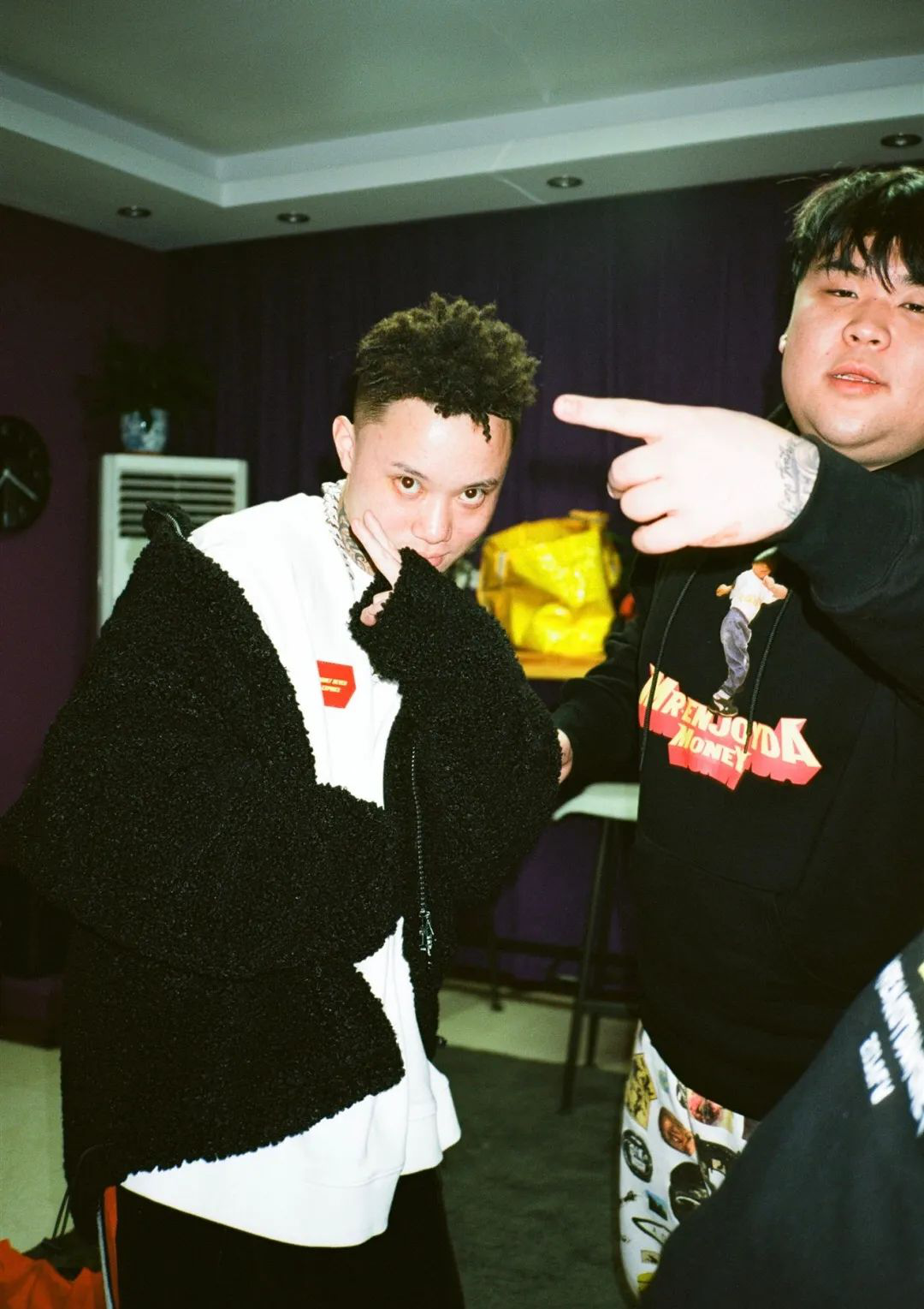 在CDC与CQC破冰之际，这位在新说唱大放异彩的成都街娃儿就约了GAI去重庆吃小面