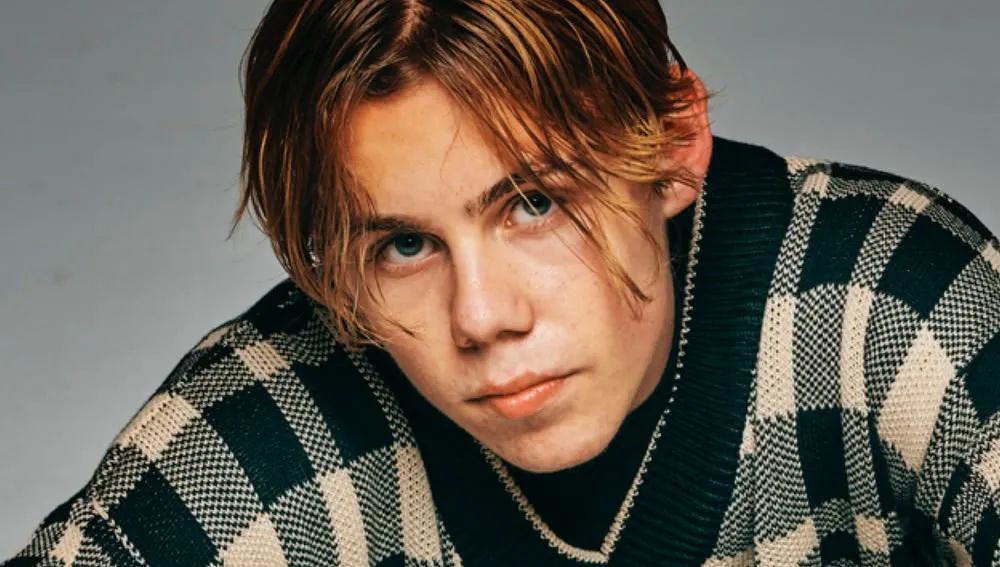 年仅17岁月播放量超过Kendrick Lamar？这位新星什么来头？