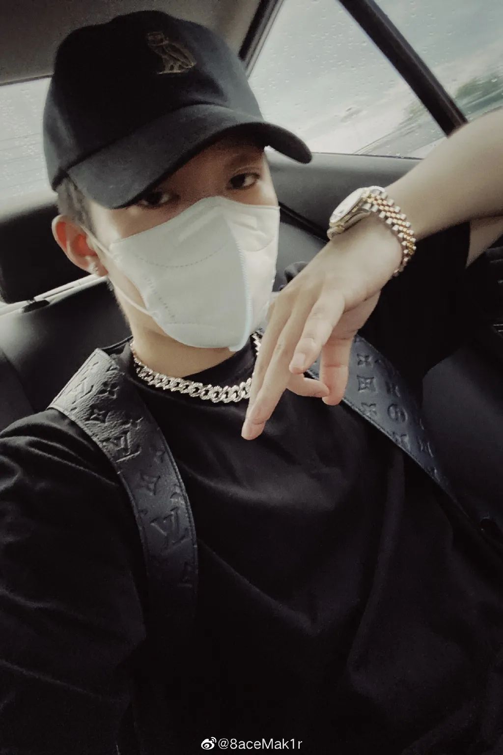 PG One新专辑发布之后，黄牛和卖资源的都赚疯了