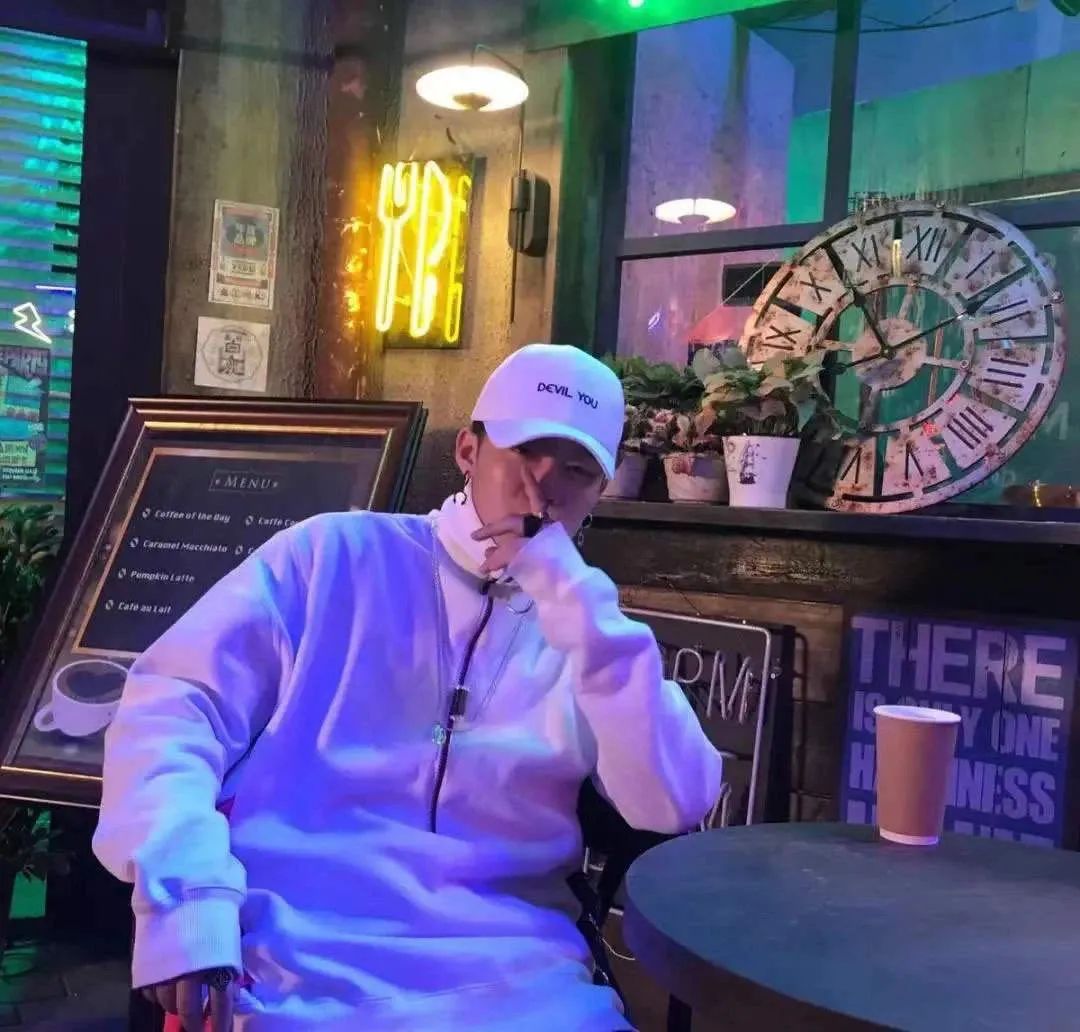 PG One新专辑发布之后，黄牛和卖资源的都赚疯了