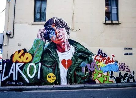 年仅17岁月播放量超过Kendrick Lamar？这位新星什么来头？