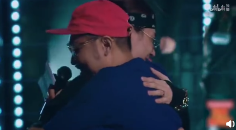 潘玮柏:卧槽,我都跨节目当导师了,怎么还是没能躲过暴扣 | 第7张 | 嘻哈中国 潘玮柏:卧槽,我都跨节目当导师了,怎么还是没能躲过暴扣 | 第7张