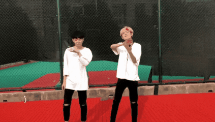 “为什么报名新说唱？”，“因为我不想读书了”