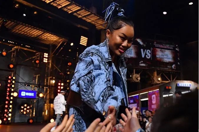 潘玮柏:卧槽,我都跨节目当导师了,怎么还是没能躲过暴扣 | 第8张 | 嘻哈中国 潘玮柏:卧槽,我都跨节目当导师了,怎么还是没能躲过暴扣 | 第8张