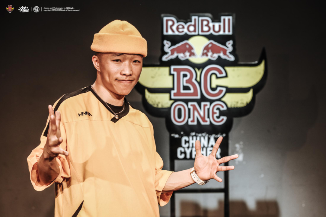 《这街》Bboy龙啸:看着身边人陆续不跳了,自己怎么坚持下去? | 第6张 | 嘻哈中国 《这街》Bboy龙啸:看着身边人陆续不跳了,自己怎么坚持下去? | 第6张