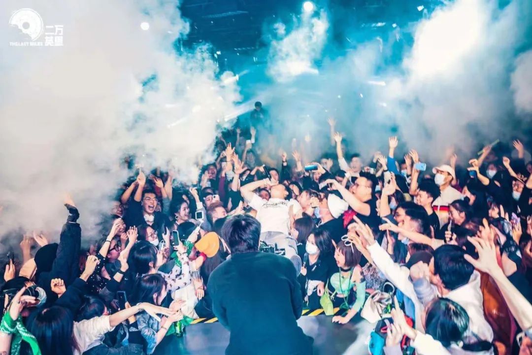 《说唱新世代》的综艺之王、著名高抬腿表演艺术家周密，是如何跨上央视的？