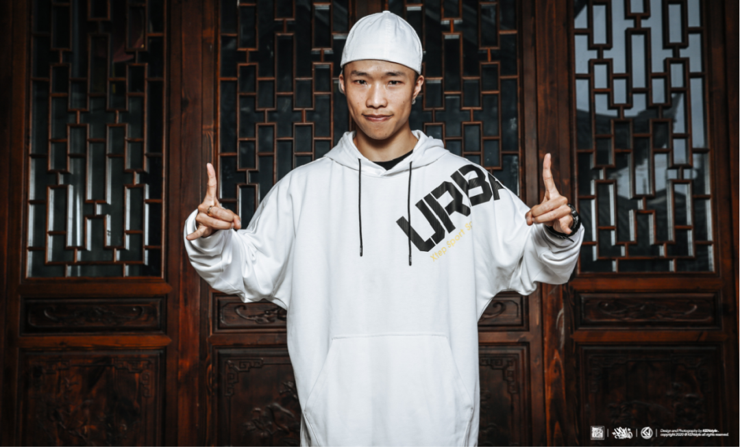 《这街》Bboy龙啸:看着身边人陆续不跳了,自己怎么坚持下去? | 第1张 | 嘻哈中国 《这街》Bboy龙啸:看着身边人陆续不跳了,自己怎么坚持下去? | 第1张