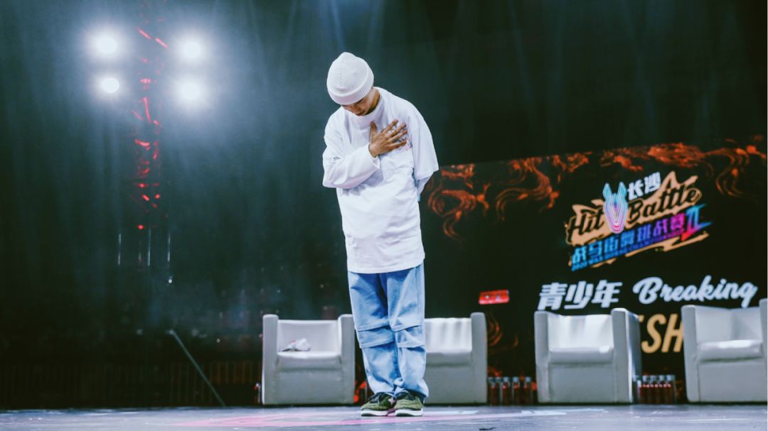 《这街》Bboy龙啸:看着身边人陆续不跳了,自己怎么坚持下去? | 第9张 | 嘻哈中国 《这街》Bboy龙啸:看着身边人陆续不跳了,自己怎么坚持下去? | 第9张