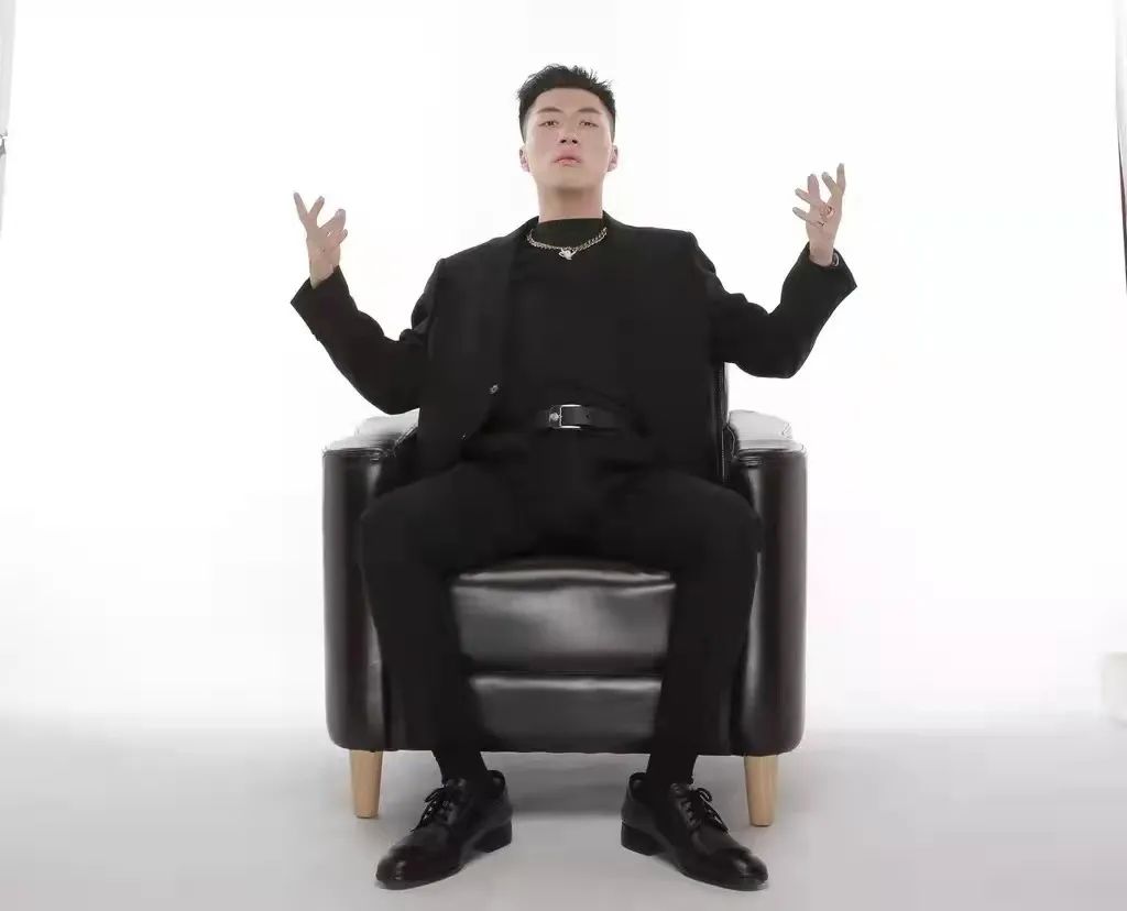 一个自称是说唱爱好者的公务员,玩说唱半年居然就出了专辑 | 第7张 | 嘻哈中国 一个自称是说唱爱好者的公务员,玩说唱半年居然就出了专辑 | 第7张