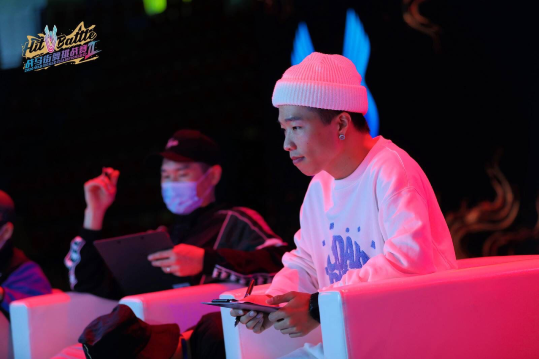 《这街》Bboy龙啸:看着身边人陆续不跳了,自己怎么坚持下去? | 第5张 | 嘻哈中国 《这街》Bboy龙啸:看着身边人陆续不跳了,自己怎么坚持下去? | 第5张