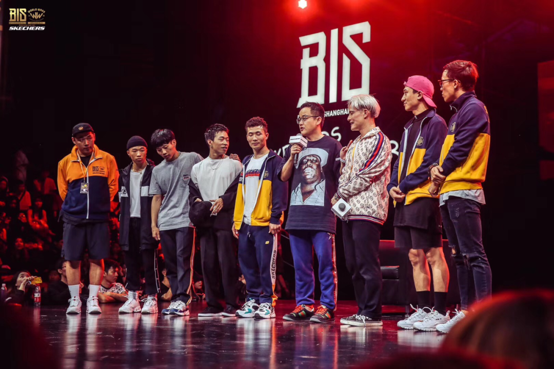 《这街》Bboy龙啸:看着身边人陆续不跳了,自己怎么坚持下去? | 第8张 | 嘻哈中国 《这街》Bboy龙啸:看着身边人陆续不跳了,自己怎么坚持下去? | 第8张