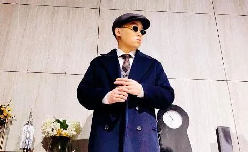 弹壳亲自解密:红花会为何解散?和派克特Beef因何而起?贝贝直播风波...等一系列故事。 | 第2张 | 嘻哈中国 弹壳亲自解密:红花会为何解散?和派克特Beef因何而起?贝贝直播风波...等一系列故事。 | 第2张