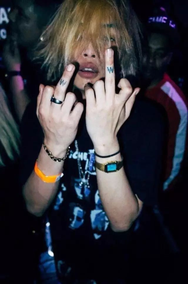 因「一鸡马」成为亚洲最顶的说唱歌手称“自己将离开人世”! 又有天才陨落了? | 第12张 | 嘻哈中国 因「一鸡马」成为亚洲最顶的说唱歌手称“自己将离开人世”! 又有天才陨落了? | 第12张