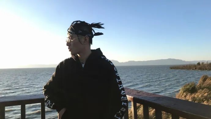 被骂背词的贝贝、胡闹的姜云升、要退圈的法老、乡巴佬谢宇杰...真励志还得是中文说唱？ | 第4张