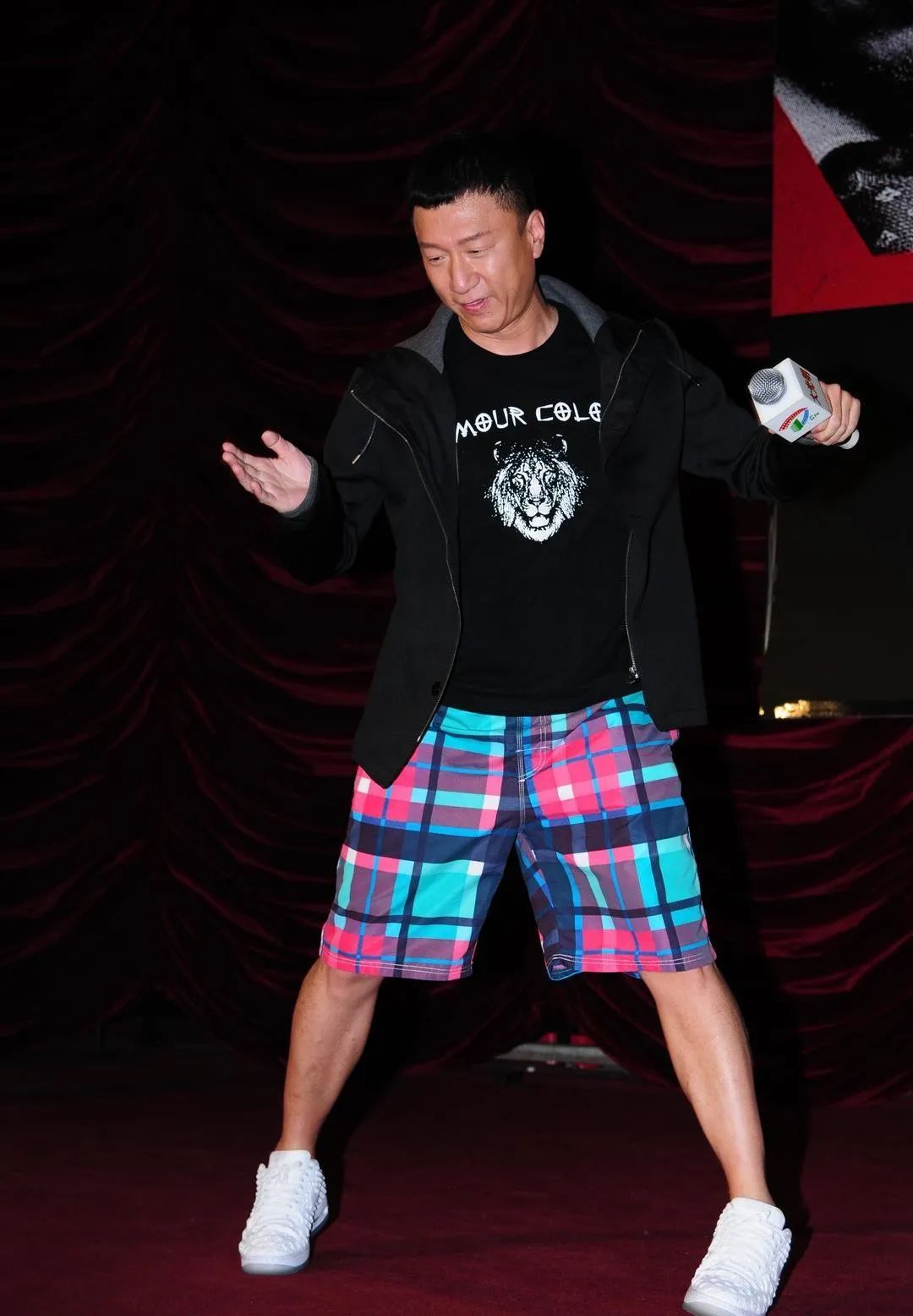 街舞OG曾跟母亲捡废品,却凭借霹雳舞成为风云人物! | 第4张 | 嘻哈中国 街舞OG曾跟母亲捡废品,却凭借霹雳舞成为风云人物! | 第4张