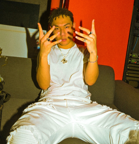 Mac向周杰伦争取版权失败， “七里香”抖音版惨遭网友辱骂：“真难听”！