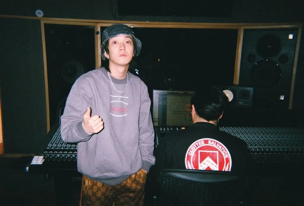 TT突然改名让大家别问自己从哪来，这下“你的男孩TT”真的成了过去式。