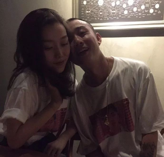 进来吃狗粮！Rapper们的爱情究竟能有多甜？