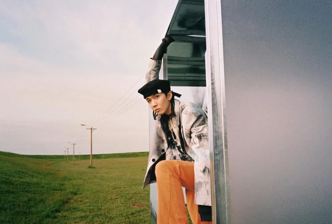 TT突然改名让大家别问自己从哪来，这下“你的男孩TT”真的成了过去式。