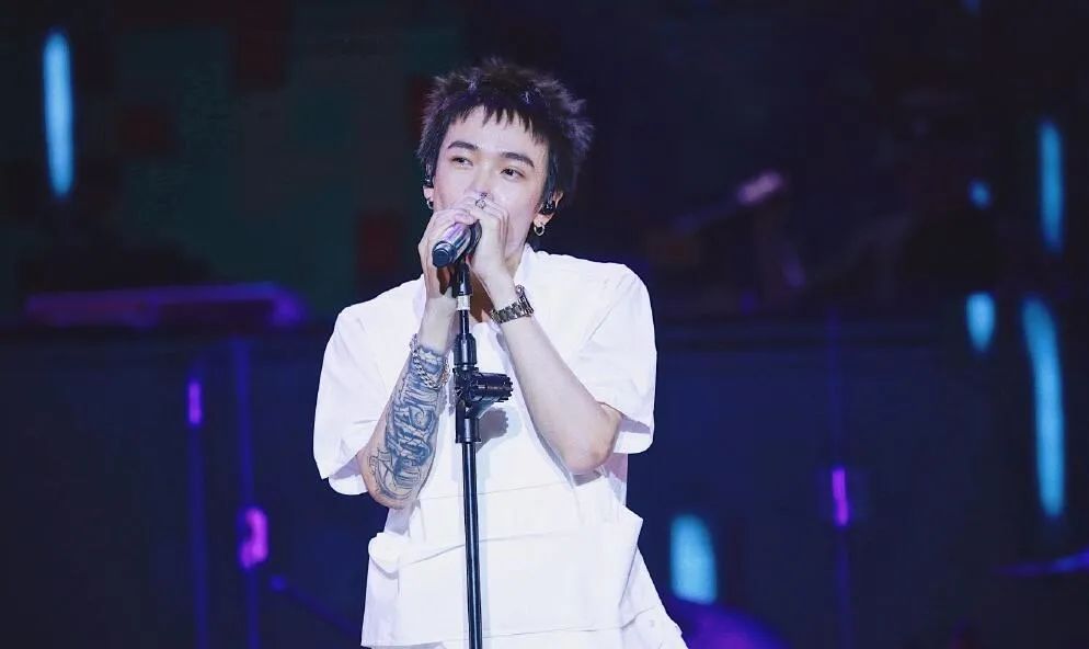 TT突然改名让大家别问自己从哪来，这下“你的男孩TT”真的成了过去式。