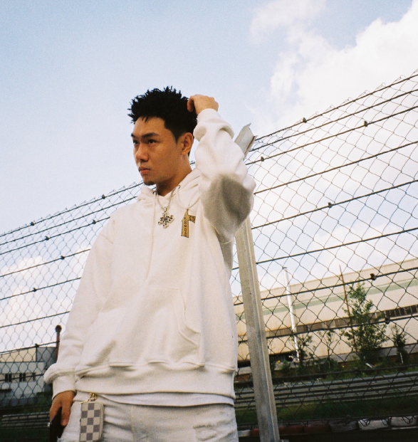 Mac向周杰伦争取版权失败， “七里香”抖音版惨遭网友辱骂：“真难听”！