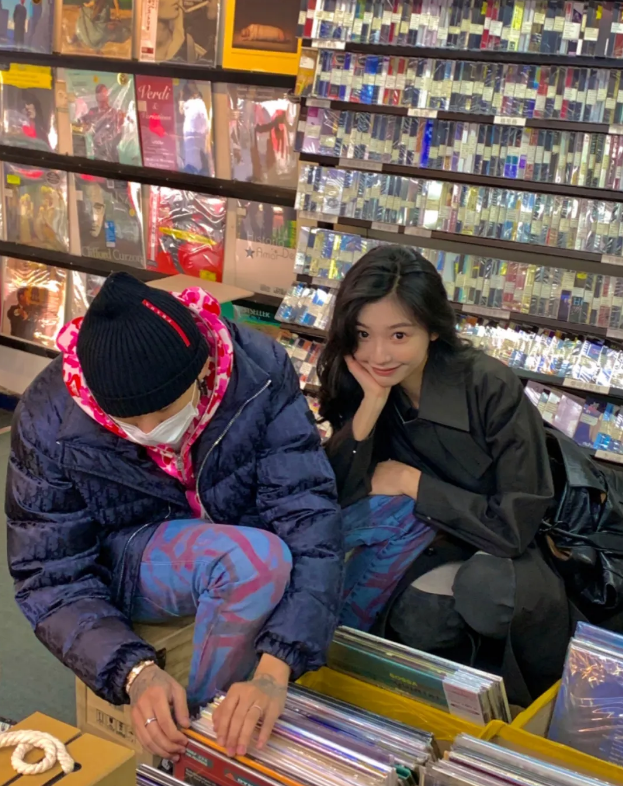 进来吃狗粮！Rapper们的爱情究竟能有多甜？