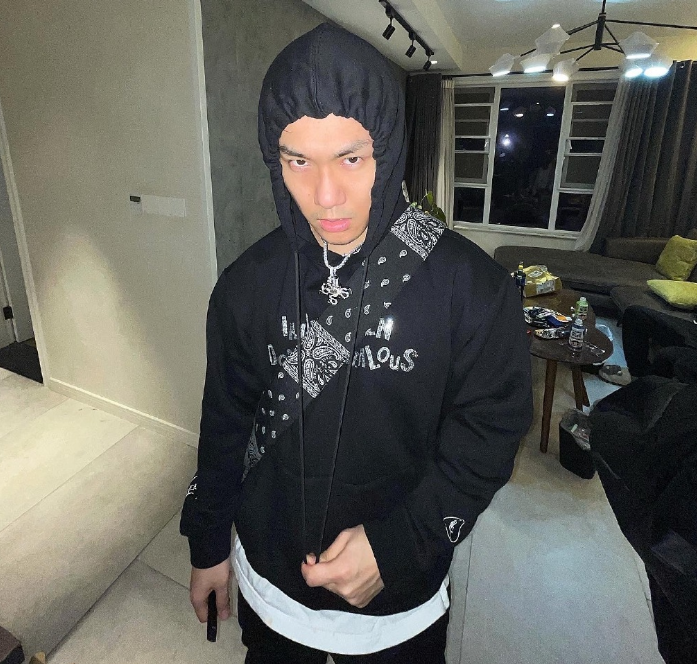 Mac向周杰伦争取版权失败， “七里香”抖音版惨遭网友辱骂：“真难听”！