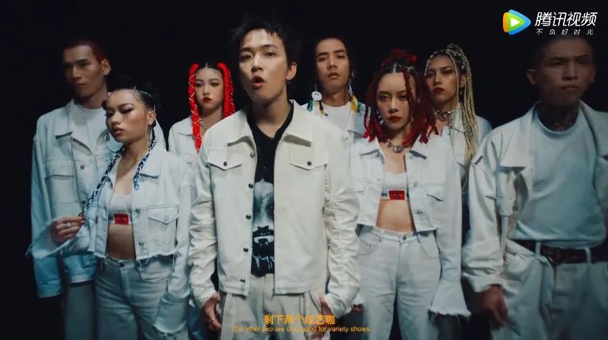 TT突然改名让大家别问自己从哪来，这下“你的男孩TT”真的成了过去式。