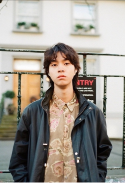 一个月连续登台四场音乐节，这个差点成为音乐老师的00后，被称为新世代中最浪漫的rapper！