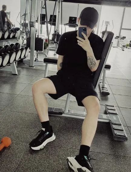 PG One被迫登上节目?拍了MV?真要出山了?? | 第12张 | 嘻哈中国 PG One被迫登上节目?拍了MV?真要出山了?? | 第12张