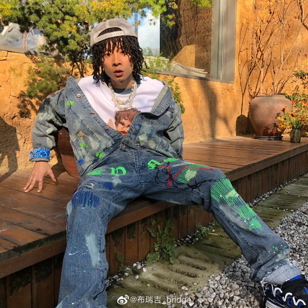 布瑞吉 艾热 福克斯加盟GAI所在的公司，GOSH主要成员纷纷被吴亦凡厂牌和种梦签下