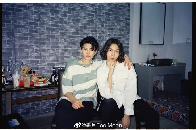 一个月连续登台四场音乐节，这个差点成为音乐老师的00后，被称为新世代中最浪漫的rapper！