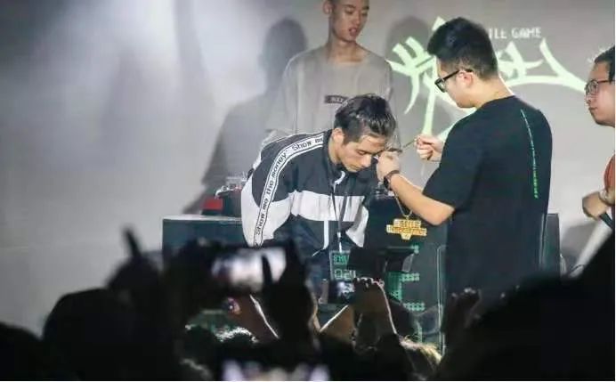 他是在偶像选秀节目中取得最好成绩的地下rapper，idol中最强的Battle MC，如今要正式回归说唱圈了