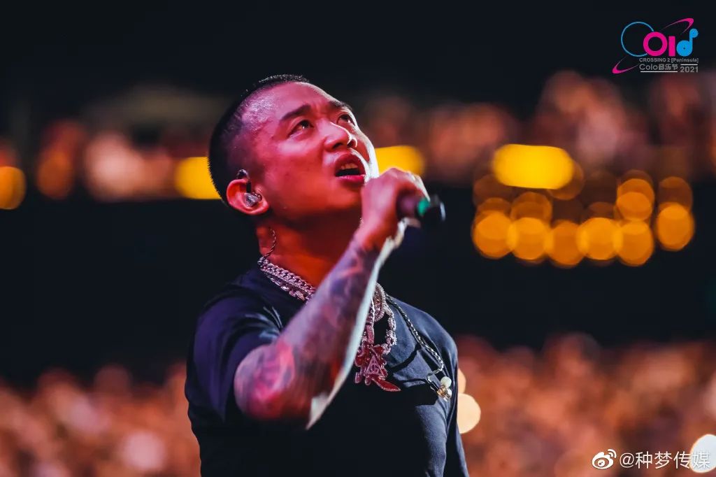 布瑞吉 艾热 福克斯加盟GAI所在的公司，GOSH主要成员纷纷被吴亦凡厂牌和种梦签下