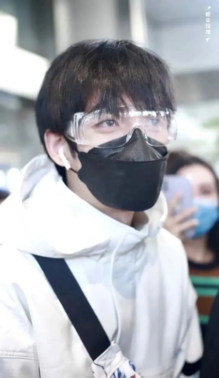 他是在偶像选秀节目中取得最好成绩的地下rapper，idol中最强的Battle MC，如今要正式回归说唱圈了