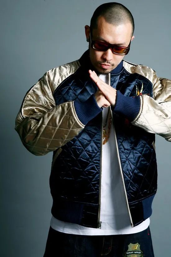 从我爱台妹到轻熟女27，再到“翘高你的屁股，阿姨”，热狗一直是那个老色批！