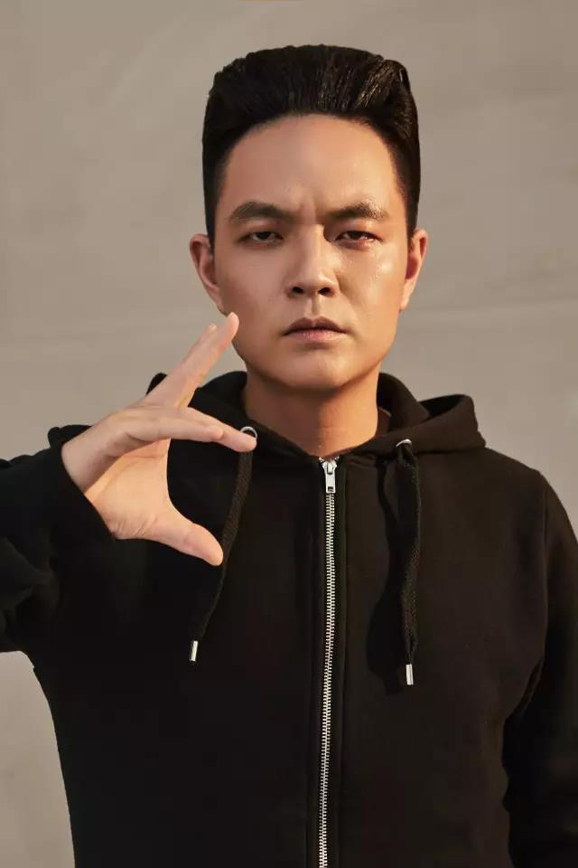 他是中文爵士说唱的代表人物，有嘻哈前就获得主流大奖，如今为何只想当个程序员？