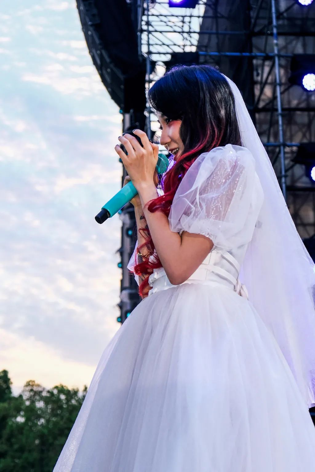 乃万因「盗摄」遭质疑!发文道歉却被网友骂:“搔首弄姿”! | 第18张 | 嘻哈中国 乃万因「盗摄」遭质疑!发文道歉却被网友骂:“搔首弄姿”! | 第18张