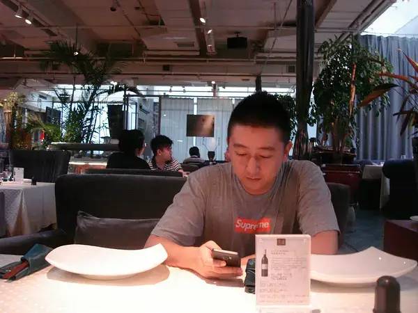 他是中文爵士说唱的代表人物，有嘻哈前就获得主流大奖，如今为何只想当个程序员？