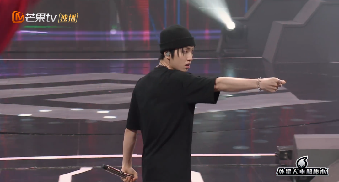 三棒子 Lil Jet 小精灵没镜头便被淘汰,法老说他做说唱是想得到这位选手的认可,小鸭哥diss人之前先道歉 | 第10张 | 嘻哈中国 三棒子 Lil Jet 小精灵没镜头便被淘汰,法老说他做说唱是想得到这位选手的认可,小鸭哥diss人之前先道歉 | 第10张