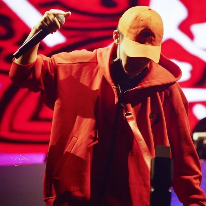 捐的太少？众多说唱歌手捐款竟遭网友嘲讽！！