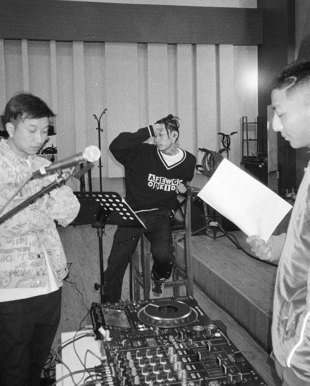 捐的太少？众多说唱歌手捐款竟遭网友嘲讽！！