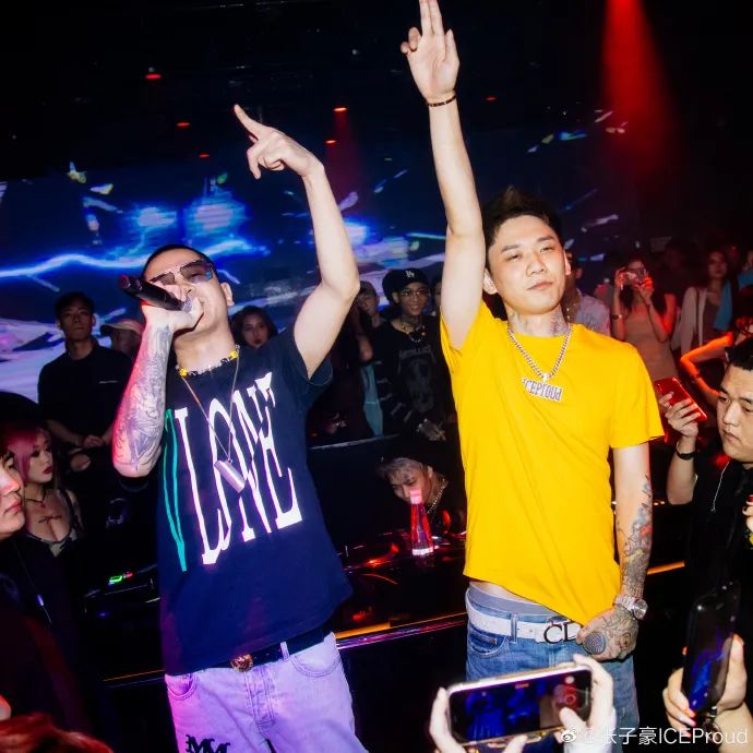 他是KnowKnow前队友,张靓颖战队五强成员,因隐婚 出轨 骗炮等黑料登上热搜第一 | 第10张 | 嘻哈中国 他是KnowKnow前队友,张靓颖战队五强成员,因隐婚 出轨 骗炮等黑料登上热搜第一 | 第10张